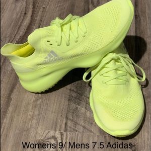 Brand New Womens sz 9 Adidas Futurenaturals